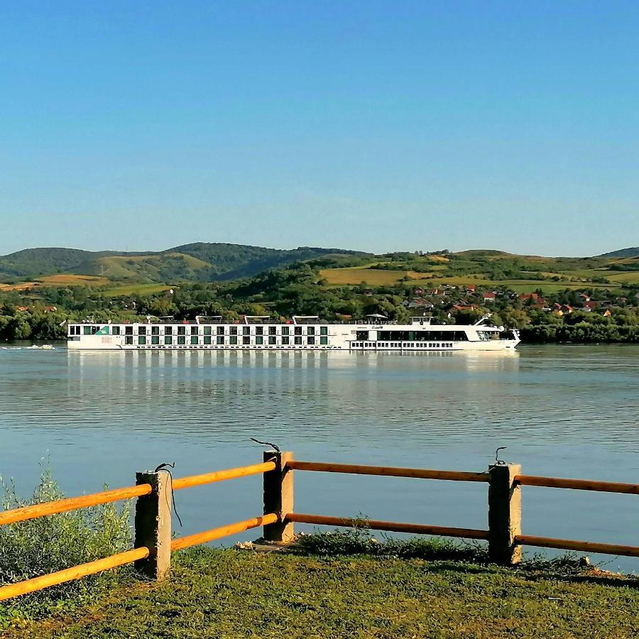 Captain'S House By The Danube River Cerevic Ngoại thất bức ảnh