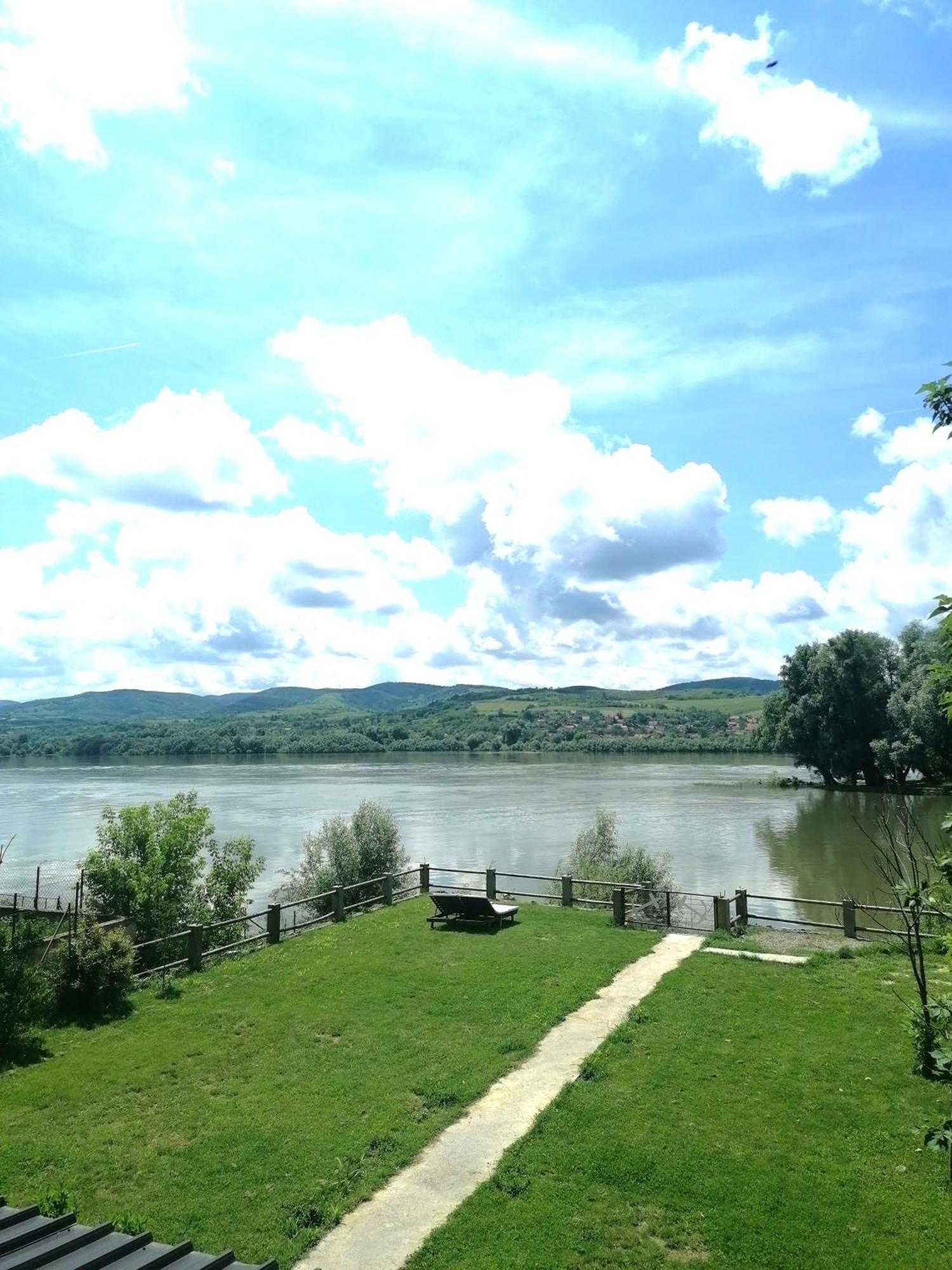 Captain'S House By The Danube River Cerevic Ngoại thất bức ảnh